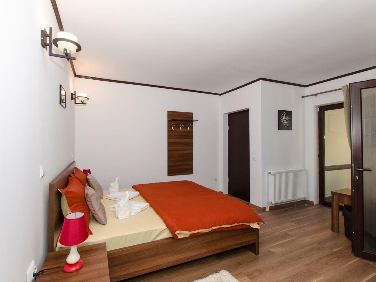 Ferienwohnung Chez Marcel Sinaia Exterior foto