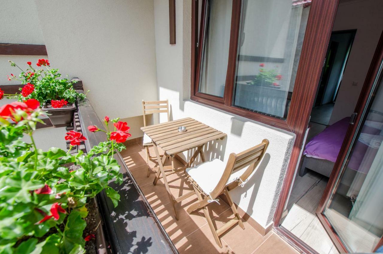 Ferienwohnung Chez Marcel Sinaia Exterior foto